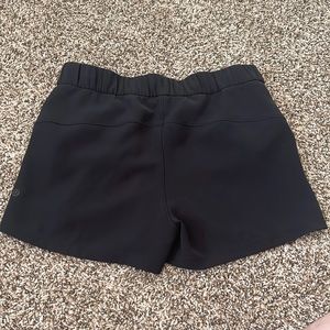 Lululemon On The Fly Short *Woven *2.5" Black Size 8